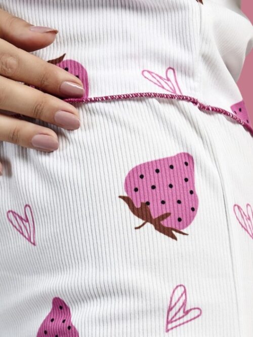 pink cami close up shorts 1